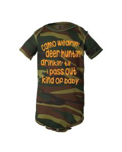 Camo Wearin' Deer Huntin' Drinkin' Til I Pass Out Kind Of Baby Onesies-Camo-12 Months